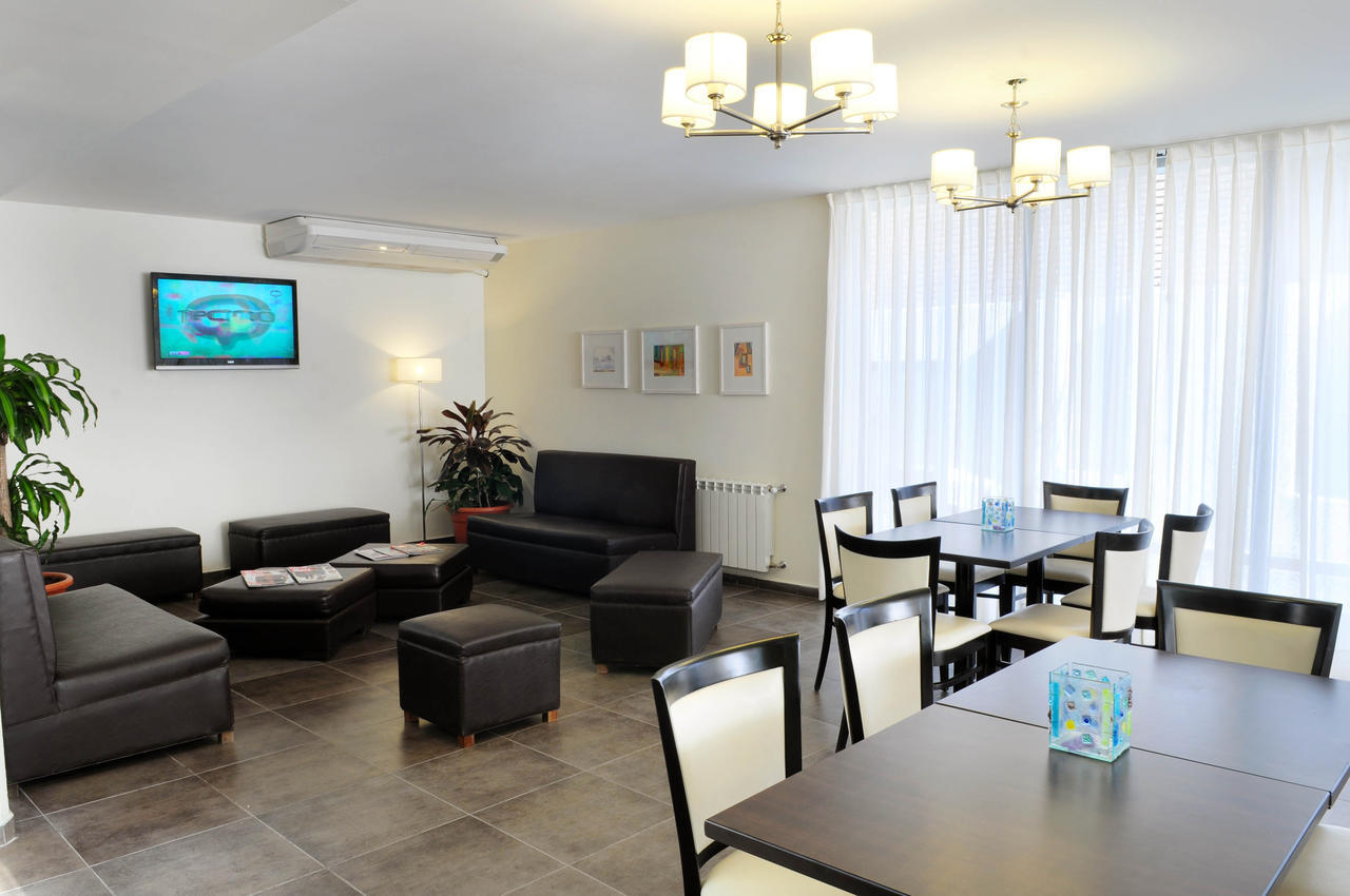 Hotel Ranqueles วิญาการ์ลอสปาซ ภายนอก รูปภาพ
